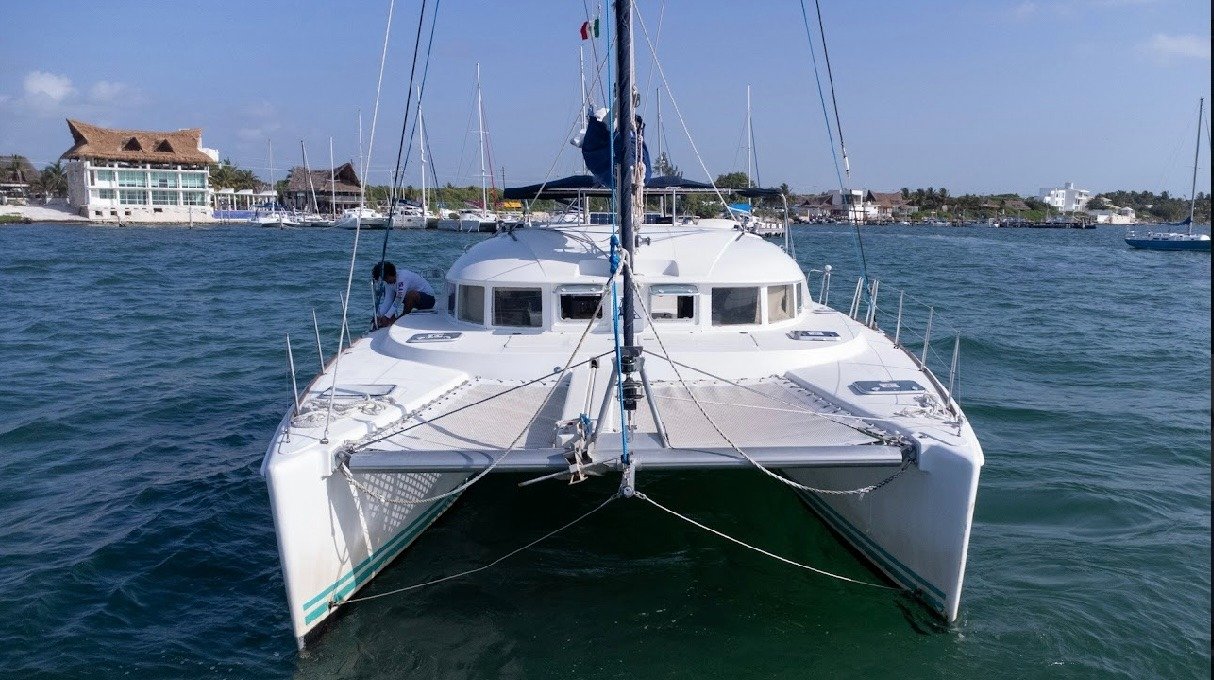 42ft Catamaran MYDAS